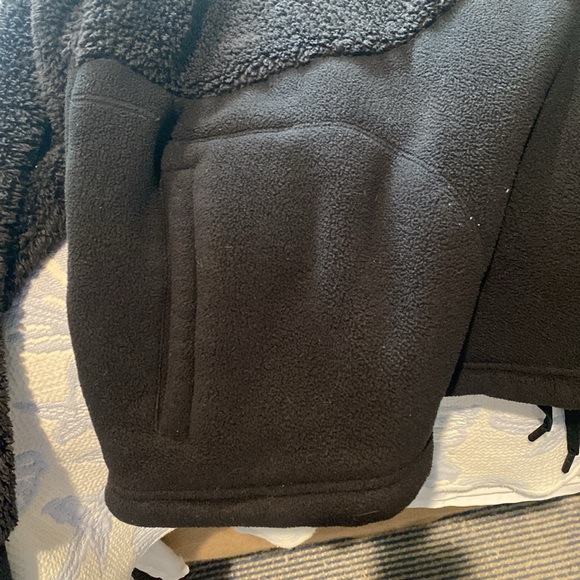 All In Motion black jacket - Picture 4 of 4